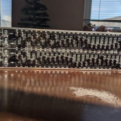 BEHRINGER 3102 ULTRAGRAPH PRO GRAPHIC EQUALIZER 