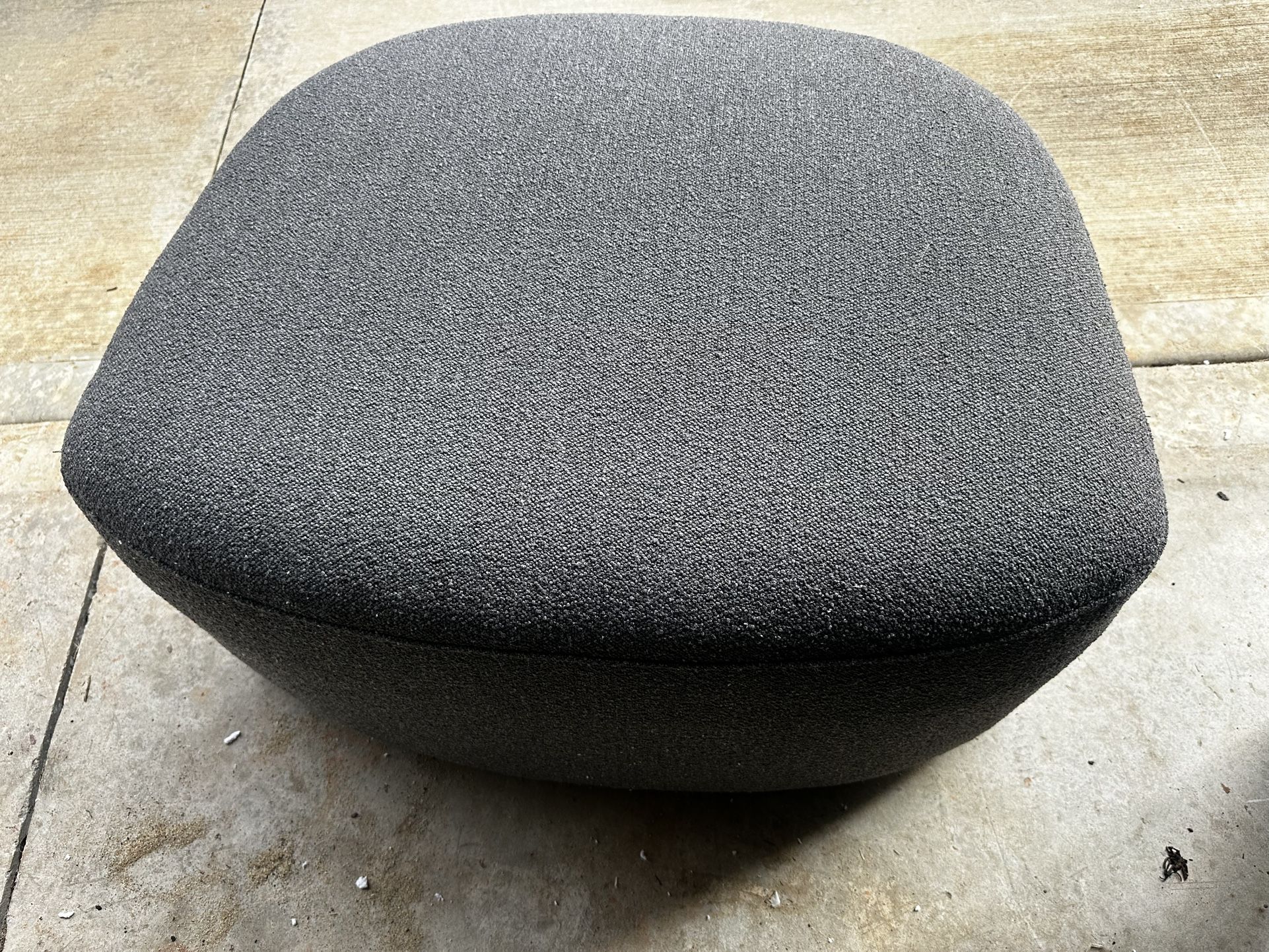 Rotating ottoman