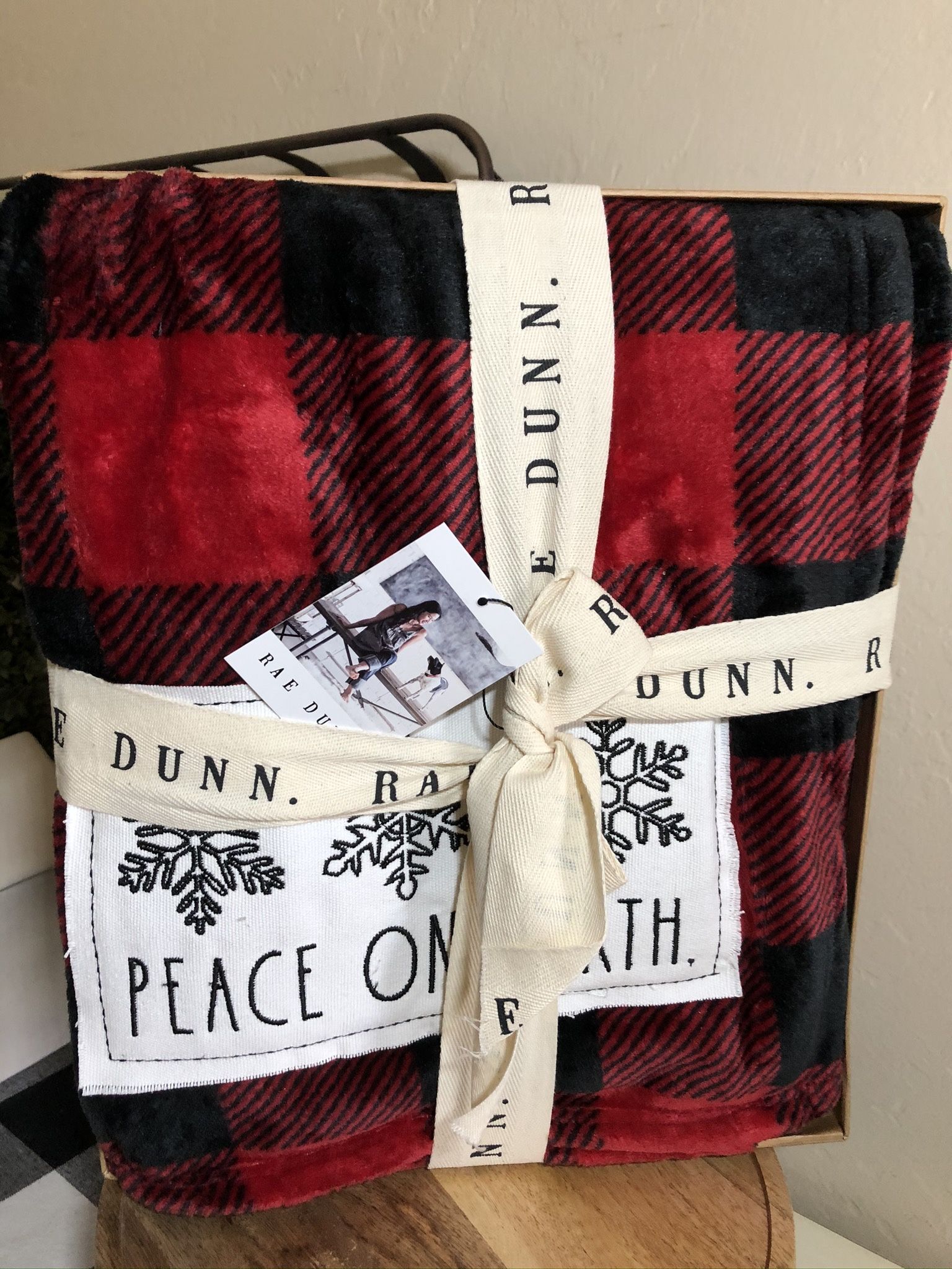 Rae Dunn Checkered Buffalo PEACE ON EARTH Blanket 🎁 