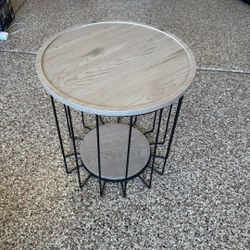 Accent table