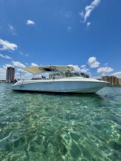 2006 Boston whaler 320 outrage cuddly
