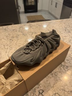 Yeezy 450 Stomar Originals – Men’s Size 8 – New in Box