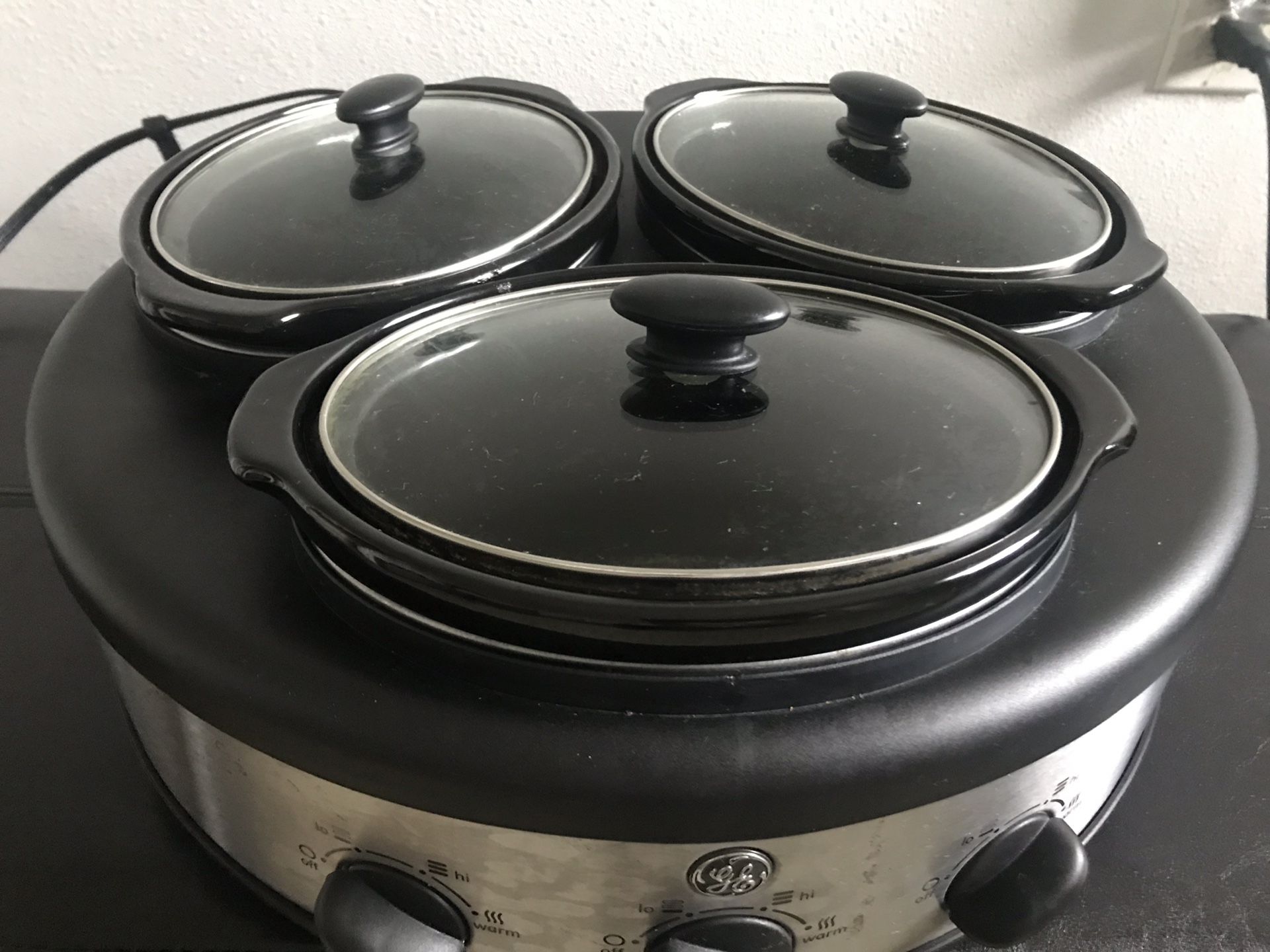 GE 3 Crock Round Slow Cooker