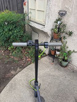 Roinside Electric Scooter 🛴 $60.00