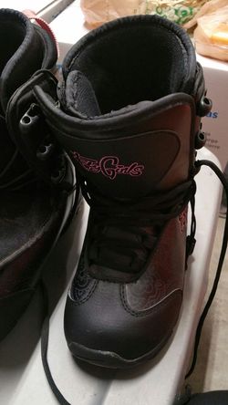 Snow boarding shoe's for girl