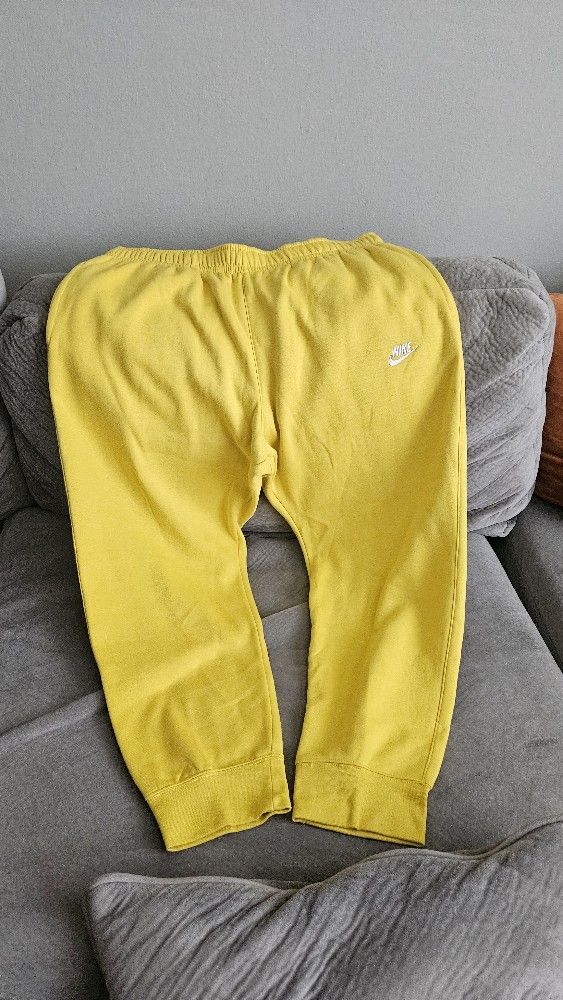 New W/ Tags, Men Nike joggers, Size Xxl