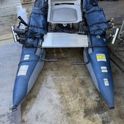 Colorado XTS Pontoon Boat with Swivel Seat Fish Finder