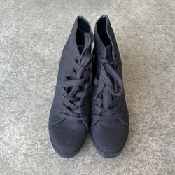 $15.00 New TEVIA Blk Canvas Bootie Sz 7.5