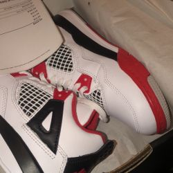 jordan 4 retro Fire Red (2020) 