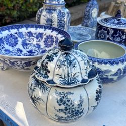  Blue and White Porcelain 
