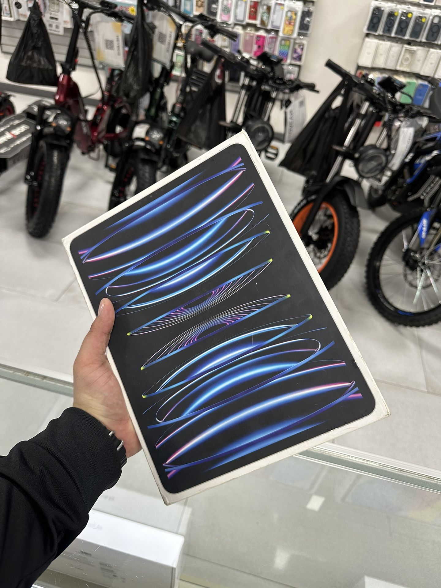 iPad Pro 12.9” 6th Gen 1TB! $1,399 CASH BLACK FRIDAY SALE!!