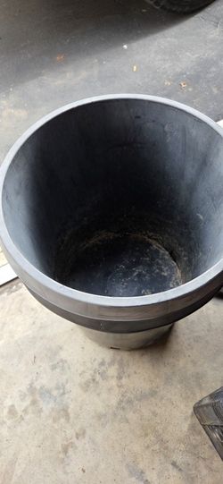 Plastic Gardening Pots