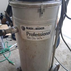 Black And DECKER  20gal Vac.