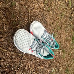 7y Under Armour Curry 3Zer0 3 basketball shoes, likely in the 'Halo Grey