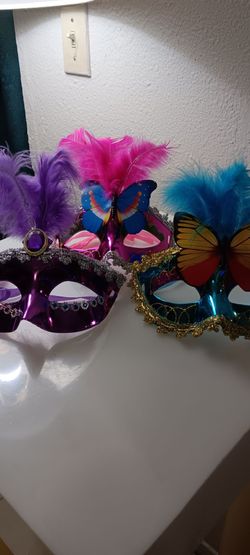 Mascarade Carnival Masks Set of 3.