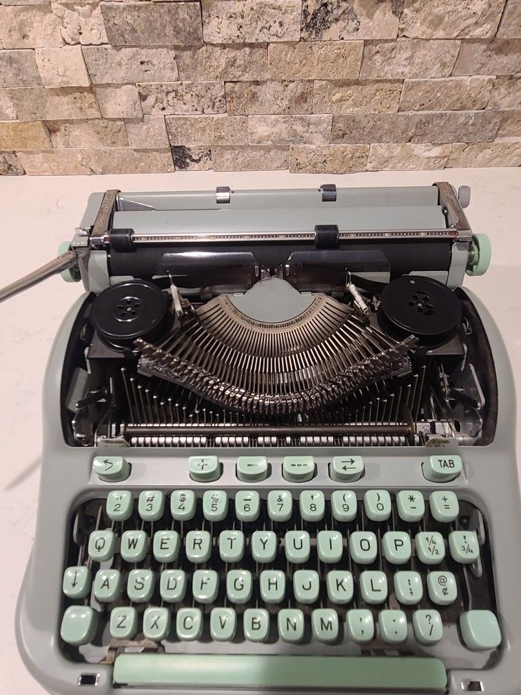 Manual Typewriter Hermes 3000 for Sale in Glenview, IL OfferUp