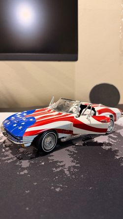 American Flag 1967 Chevrolet Corvette Stingray Convertible (1:18 Scale)