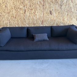 AMTREND LUXURY BEAUTIFUL AND COMFORTABLE SOFA 