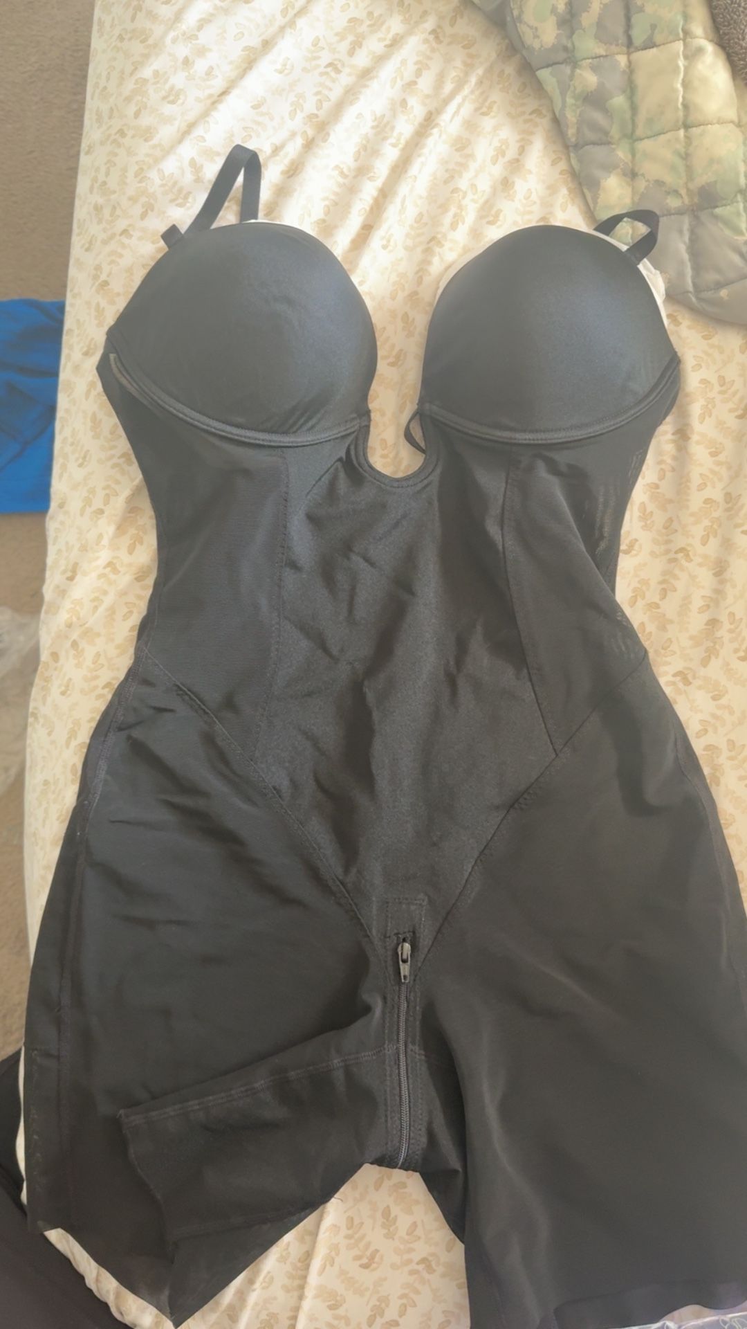 AirSlim® Deep Plunge Butt-Lifting Bodysuit