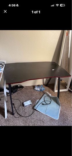 Gaming desk