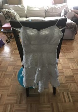 Woman's White dress