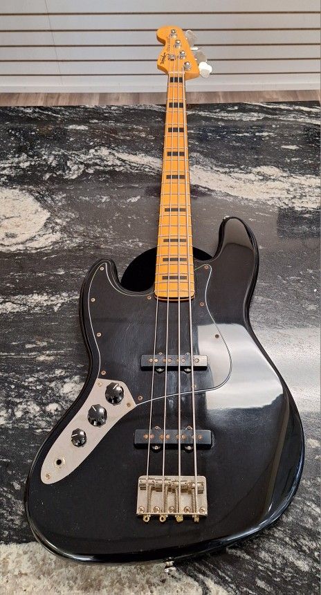 Fender Squier Classic Vibe Black Strung Lefty