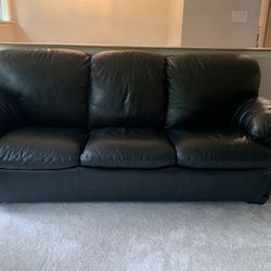 Matching Leather Sofa and Loveseat 
