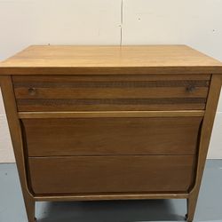 Mid Century 3-Drawer Dresser 