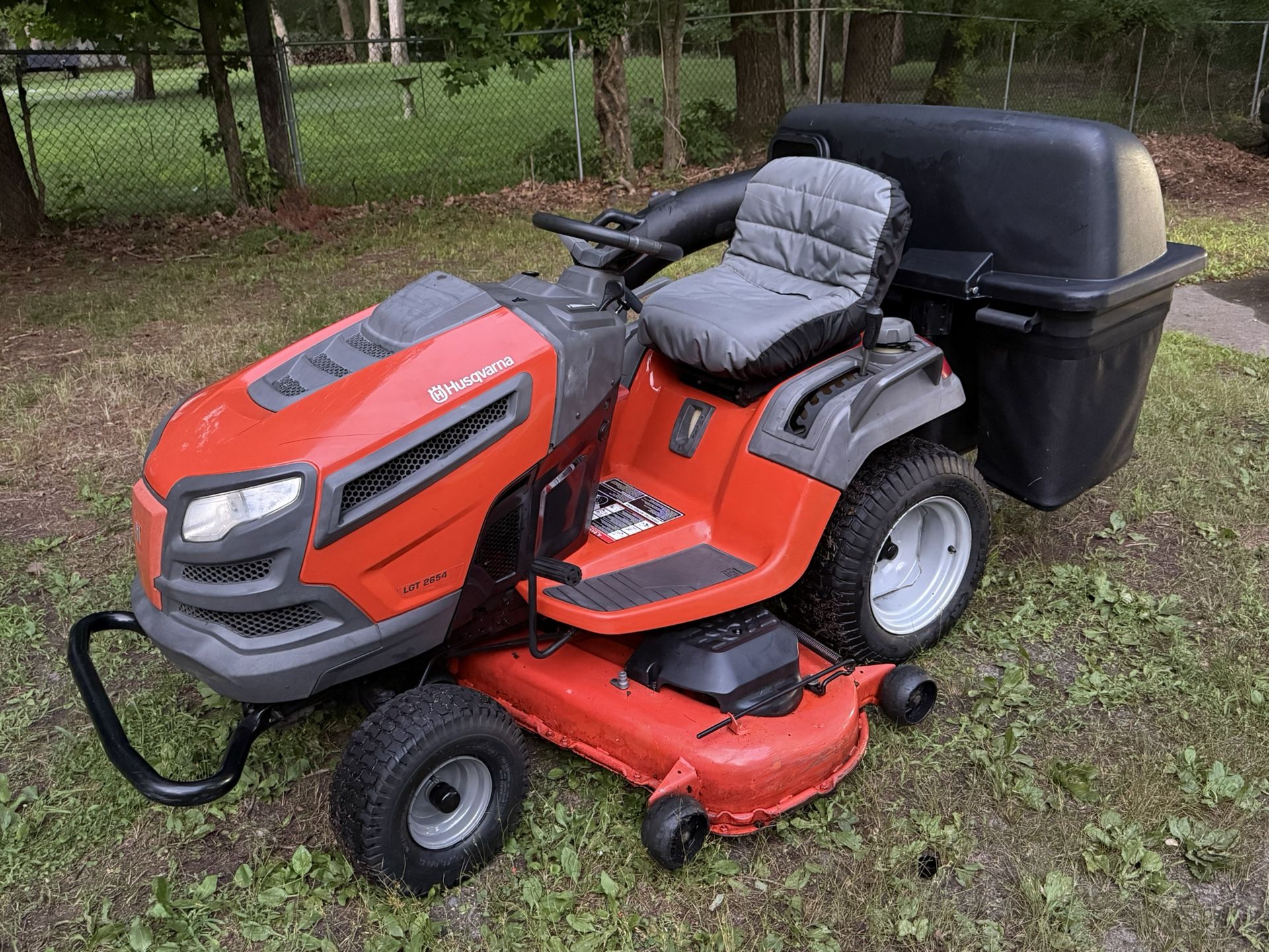 Husqvarna LGT2654 Lawn Mover With Triple Baggers