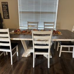 Dining Table And 6 Chairs $100