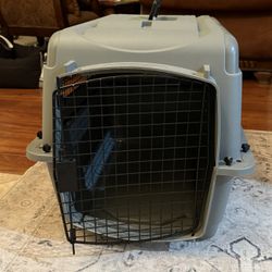 Dog Kennel (Excellent Condition)