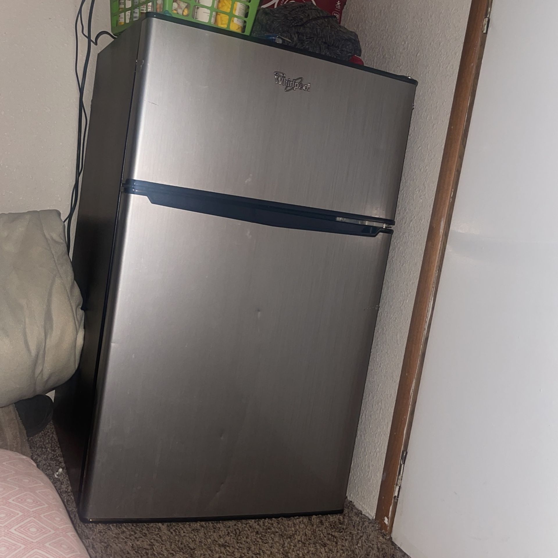 Whirlpool Mini Fridge 