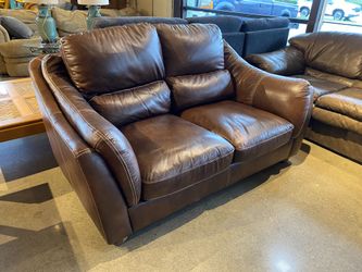 Cocoa Brown Georgetown Loveseat