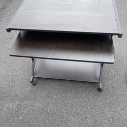 Computer Desk On Wheels With Pull Out Tray Like New Condition