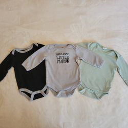 Lot of 3 Long Sleeve Onesies 0-3 Months 