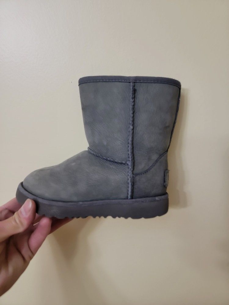 Kids Ugg Boots Size 10