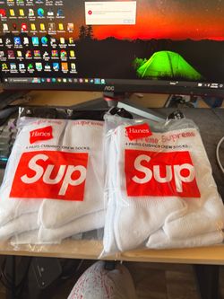 Supreme x Hanes Cushion Crew Socks 2-Pack