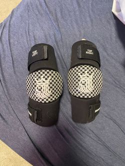 Used Brine Elbow Pads