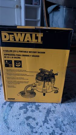 DEWALT 6 Gallon Portable Wet/Dry Vacuum
