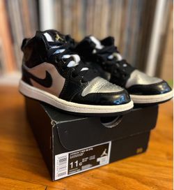 Kids (size 11c) Jordan 1 Mid SE Black / Metallic Silver basketball shoes