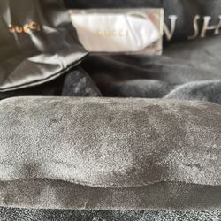 New Gucci Glasses With Box ,towel Cleaner And Glass Case 
