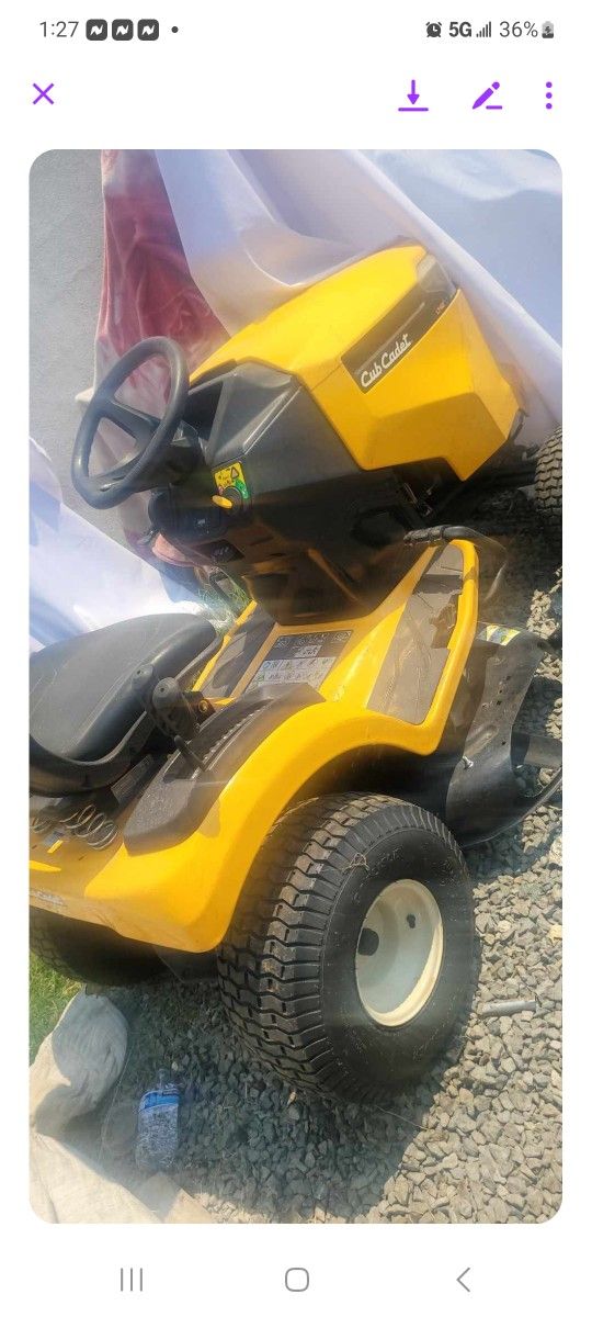 Lawnmower Cud Cadet Tractor 42in XT1