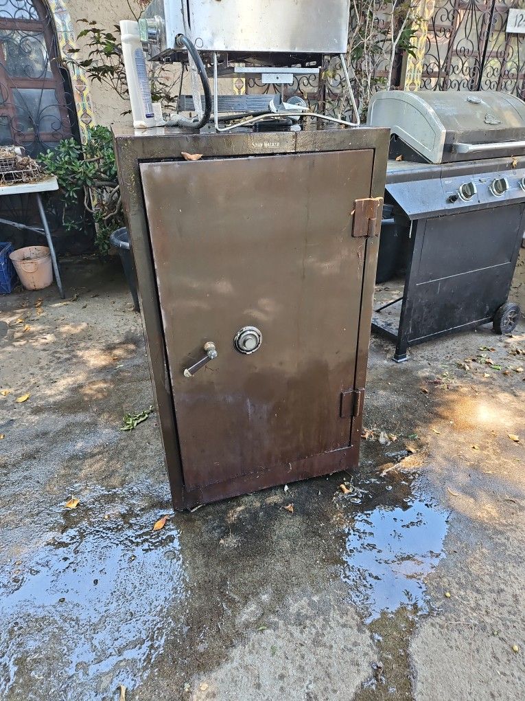 Antique Shaw Walker Safe