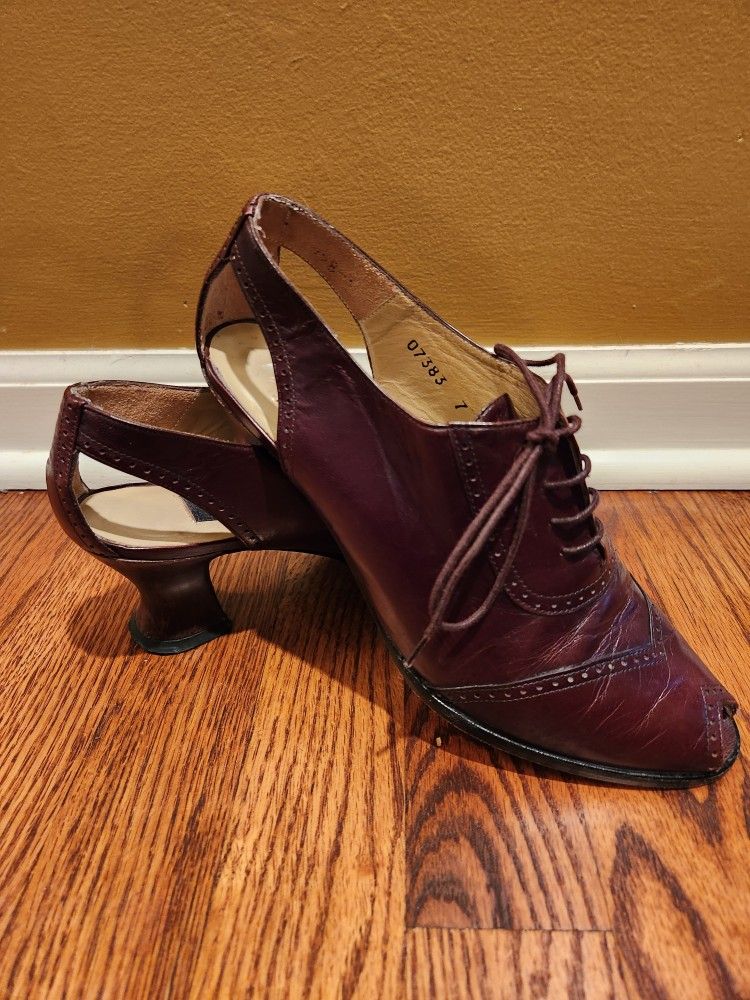 🍁$200 Retail🍁Made In Spain🍁100% Leather Upper AND 100% Leather Sole w/ Wood Heel🍁Bootie Boots ~ Lace Tie Peep Toe Brogue Oxford Style