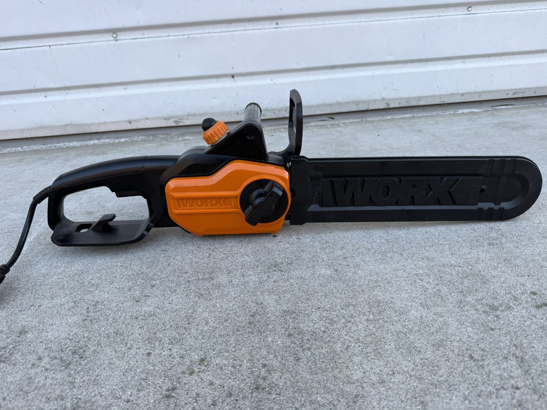 WORX 14 in. 8 Amp Electric Chainsaw WG305