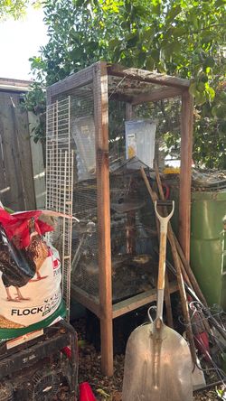 Bird cages MUST PICK UP TODAY