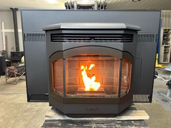 Lopi Yankee Bay large wood pellet stove insert