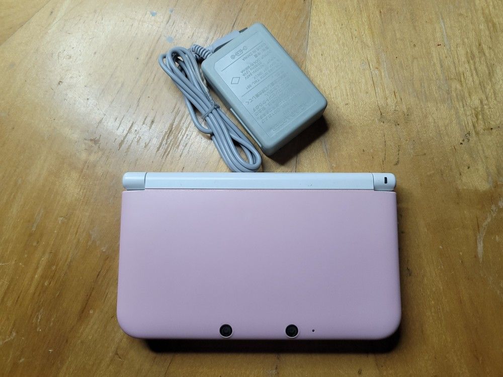Nintendo 3DS XL With Games Pink Edition