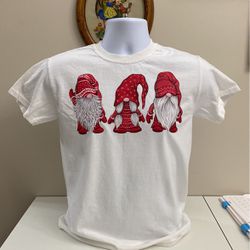 Design T-Shirt, Gildan Size Small, NEW, (item 179)