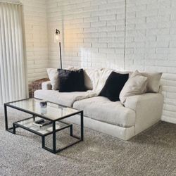 Sofa / Couch w Pillows 